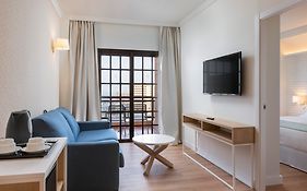 Hotel Diamante Suites